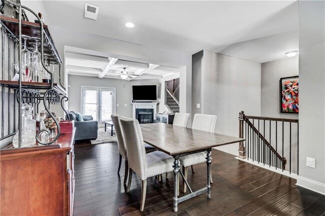 Building Photo - 5084 Whiteoak Terrace SE