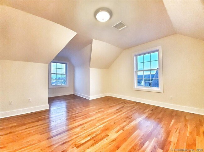 Building Photo - 30 Ferris Ave
