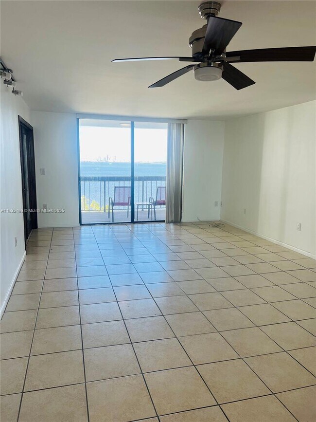 Building Photo - 2333 Brickell Ave