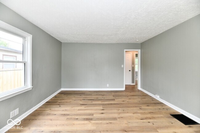 Building Photo - 3315 N Euclid Ave