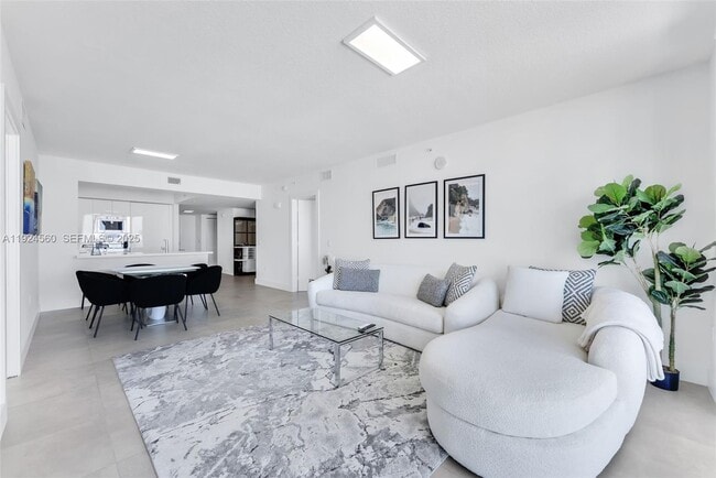 Building Photo - 300 Sunny Isles Blvd