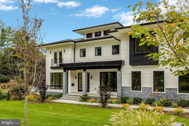 Building Photo - 6226 Kellogg Dr