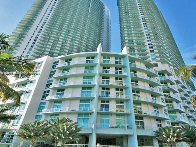 Building Photo - 1900 N Bayshore Dr