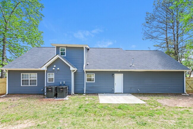 Building Photo - 6662 Wildwood Ct