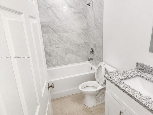 Building Photo - 608 Kleinart Dr