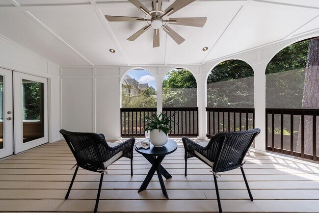 Building Photo - 459 Atlanta Country Club Dr