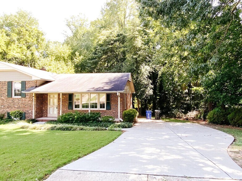Building Photo - 333 Northfield Dr