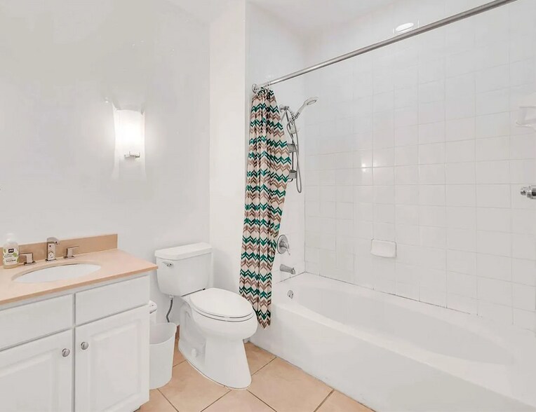 Building Photo - 2001 Biscayne Blvd