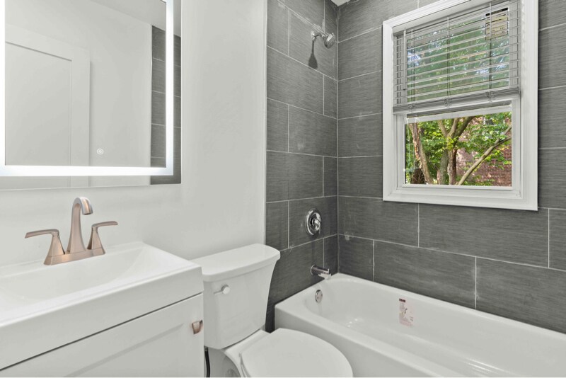 Building Photo - 1452 Smith Pl SE