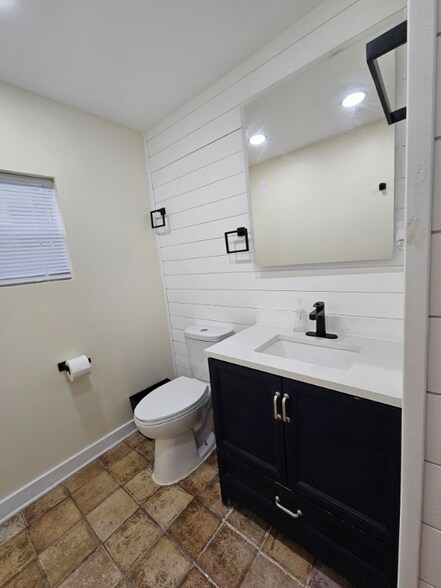 Building Photo - 1730 45th Ave