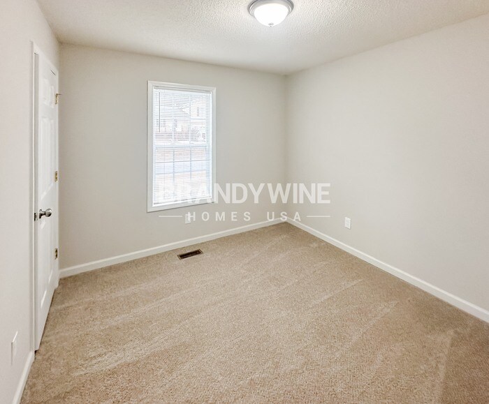 Building Photo - 700 Newport Dr