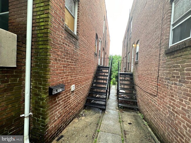 Building Photo - 4227 Euclid Ave