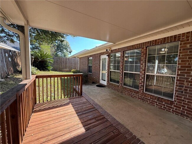 Building Photo - 10154 Waterford Way
