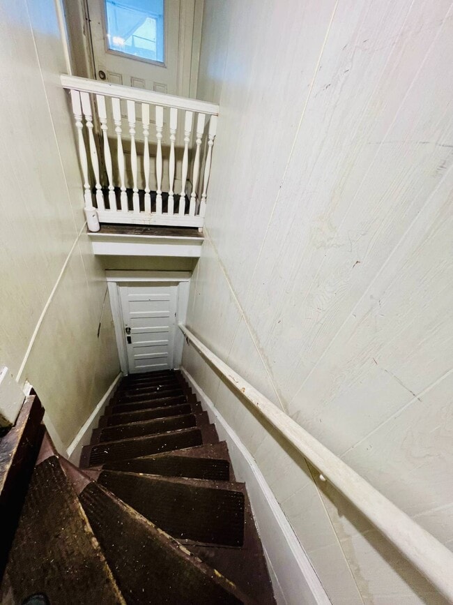 Building Photo - 163 Market St