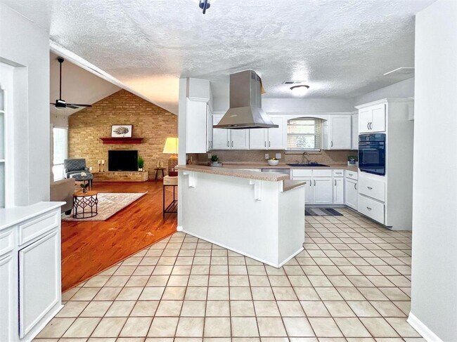 Building Photo - 15810 Stanhope Ct