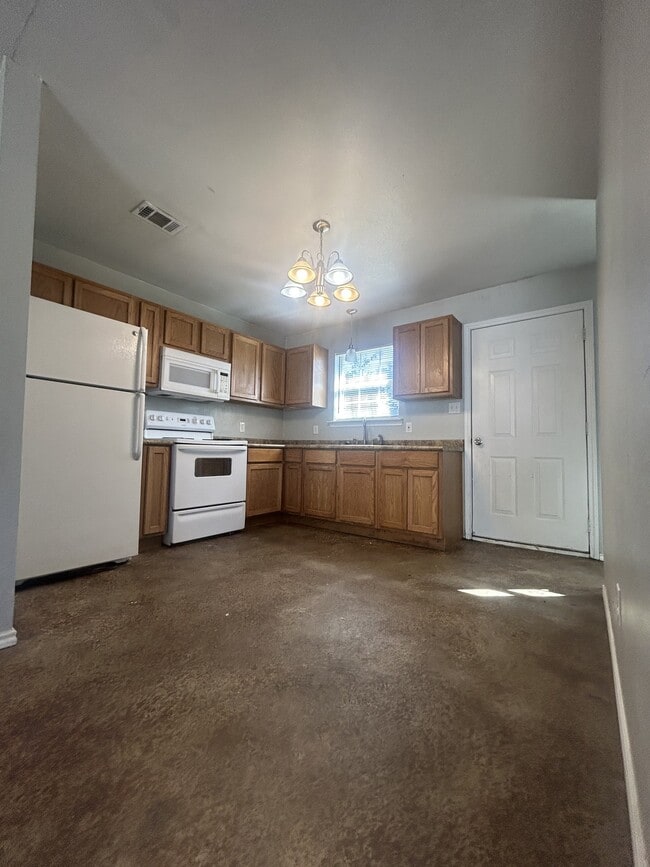 Building Photo - 11910 Fairview St