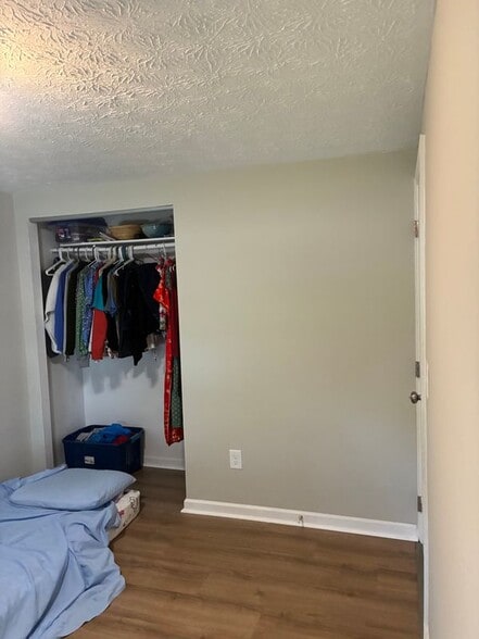 Building Photo - 744 Maplewood Ln