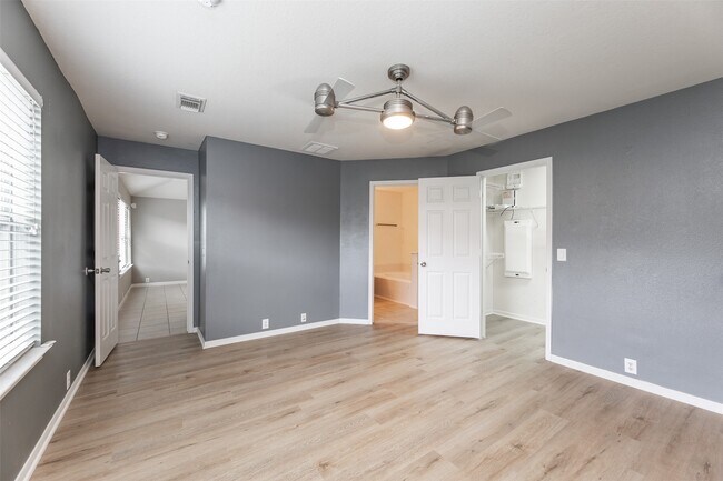 Building Photo - 16522 Grenada Falls Dr