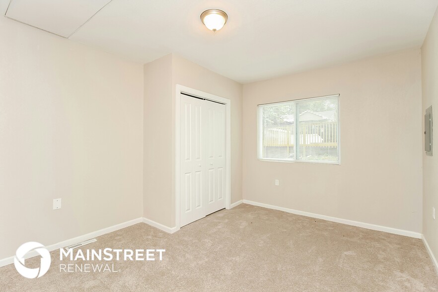 Building Photo - 6130 N Eugene Field Rd