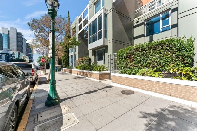 Building Photo - San Diego- Downtown- La Vita – Little Italy Condo- Split Level Style Move-In Special