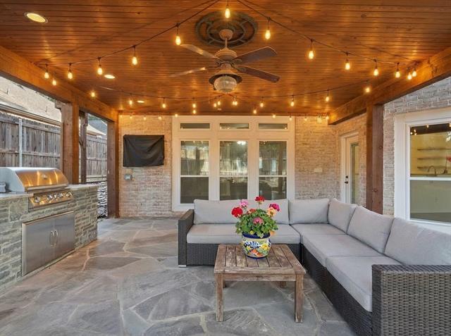 Building Photo - 7924 Vista Ridge Dr N