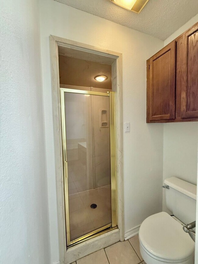 Building Photo - Available Now! 2 Bedroom 2 BathTownhome!