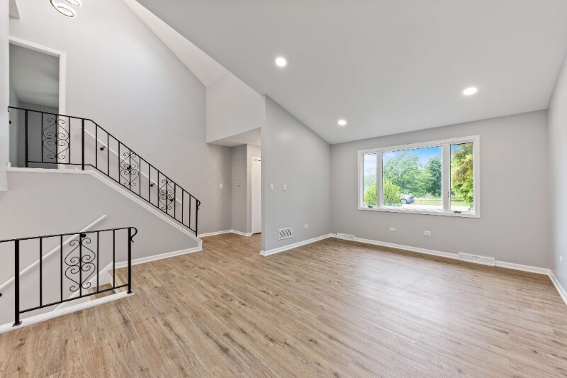 Building Photo - 13723 S Mallard Dr