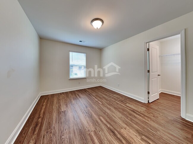 Building Photo - 317 Azore Way