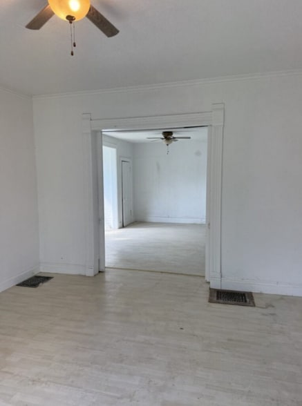 Building Photo - 803 5th Ave