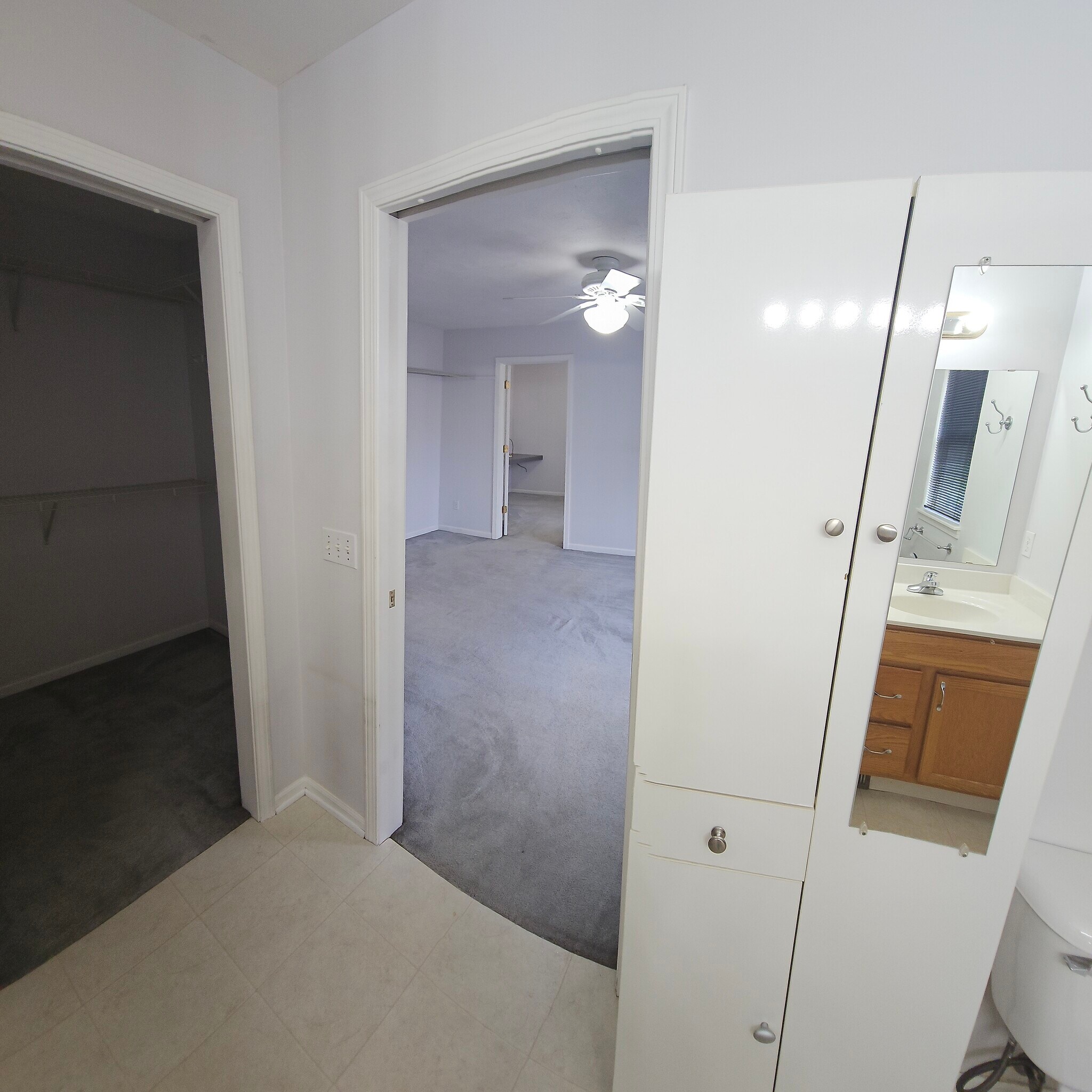 Building Photo - 3910 Old Elm Dr SE