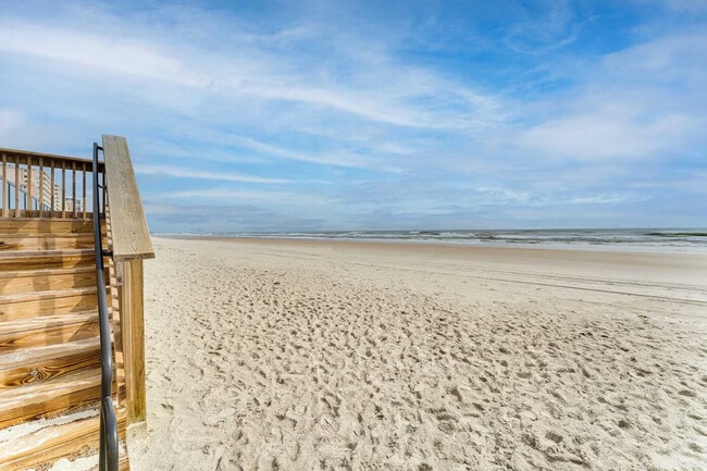 Building Photo - 3855 S Atlantic Ave