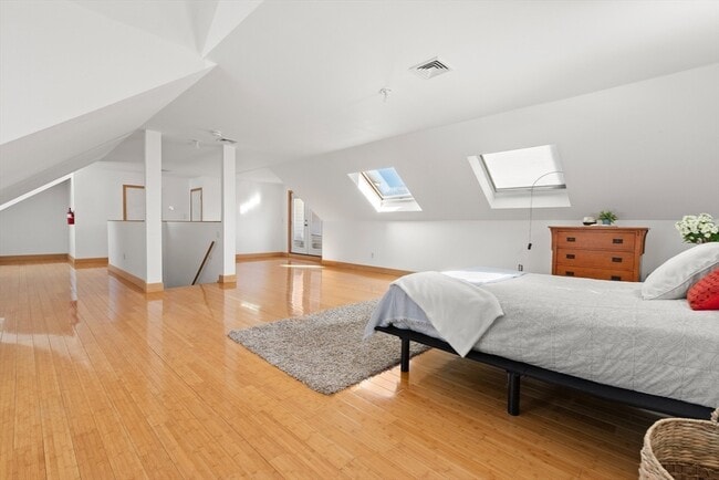 Building Photo - 25 Pleasant St