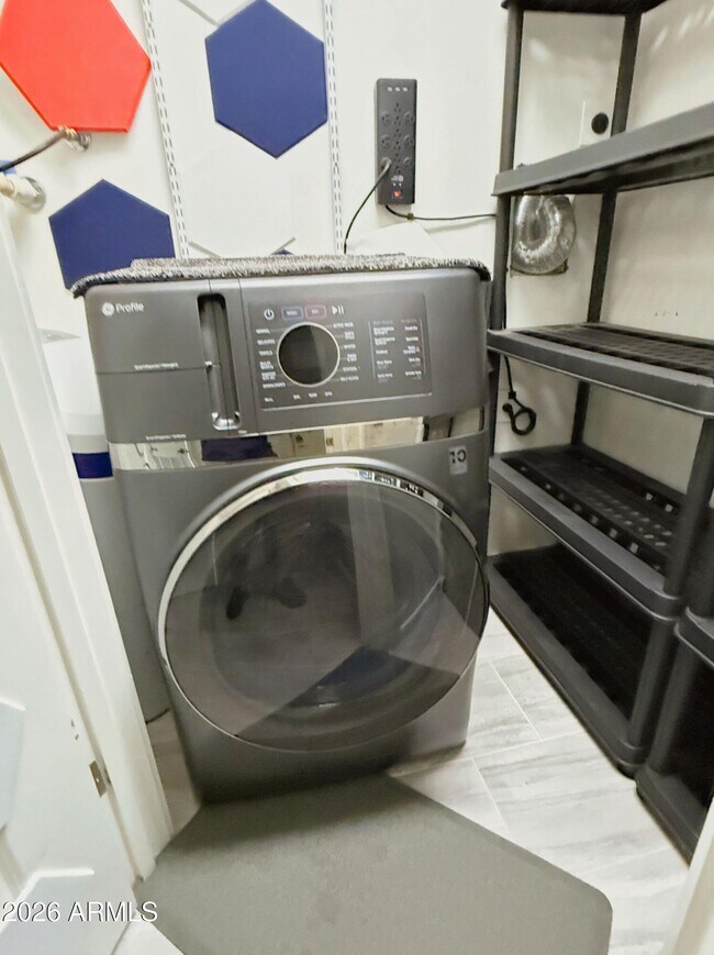 Building Photo - 2511 W Queen Creek Rd