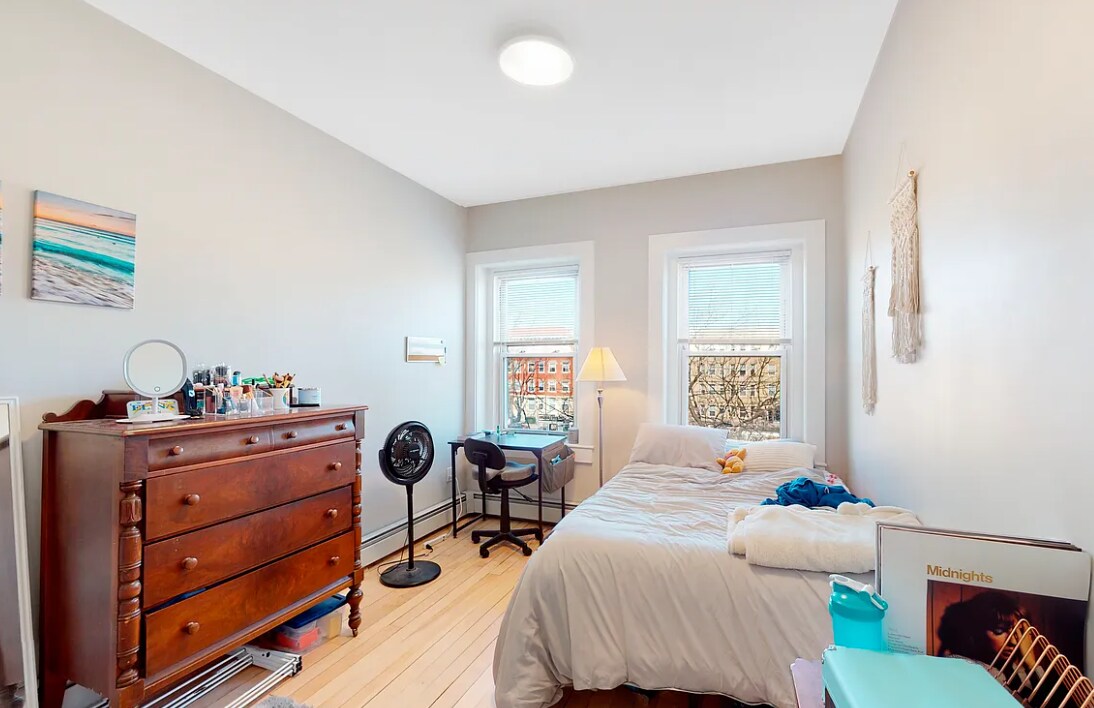 Building Photo - 1284 Commonwealth Ave