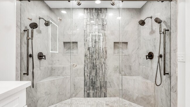 Building Photo - 240 Captains Walk