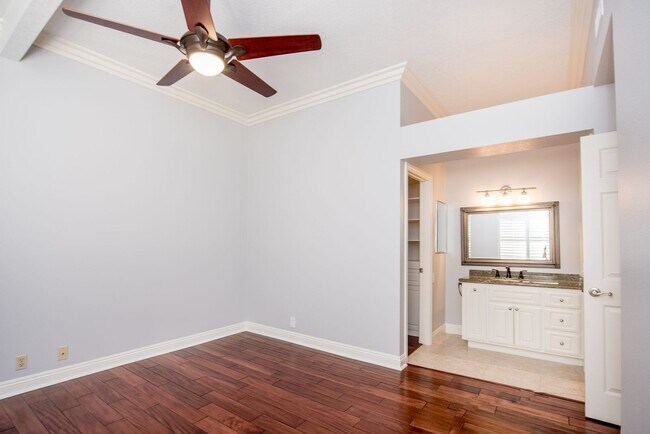 Building Photo - Beautiful Newport Beach Condo