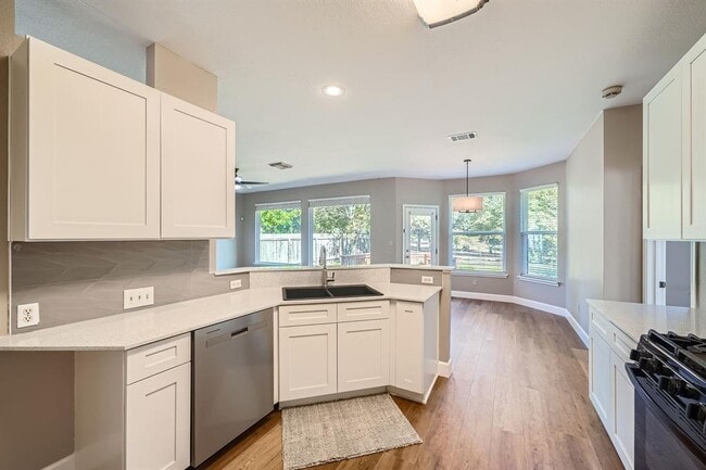 Building Photo - 15013 Doria Dr