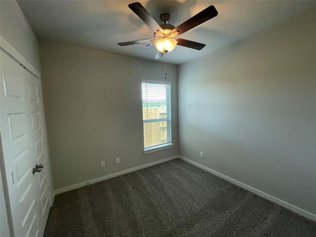 Building Photo - 25512 Starling Ln
