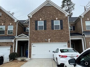 Building Photo - 251 Green Bridge Ct SE