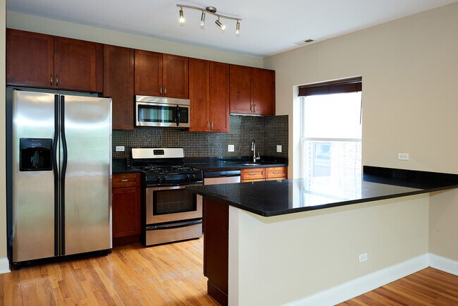 Building Photo - 1609 W Farwell Ave