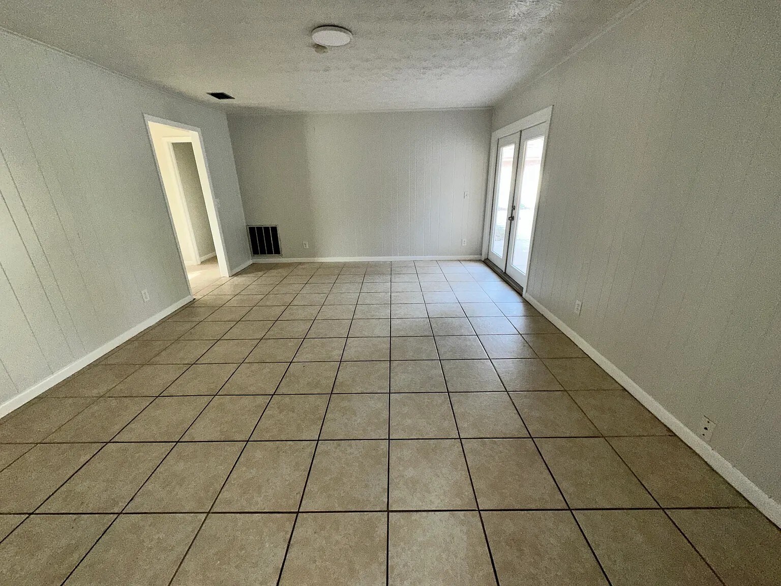 Building Photo - 3135 Sabal Palm Dr