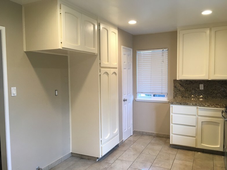 Building Photo - 20296 Pacifica Dr