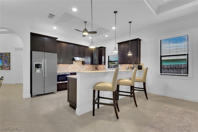 Building Photo - 707 104th Ave N