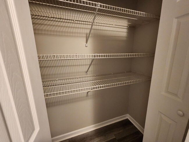 Building Photo - 3 Bedrooms 2 Baths 2 Car Garage - North Co...