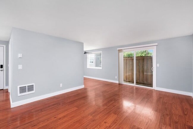 Building Photo - Cozy up in front of a fireplace in this beautiful 2bedroom!!!