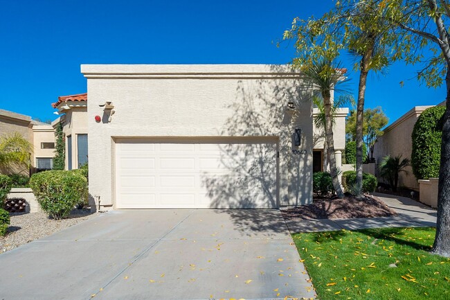 Building Photo - PRIVATE POOL - 2 BEDROOMS PLUS DEN