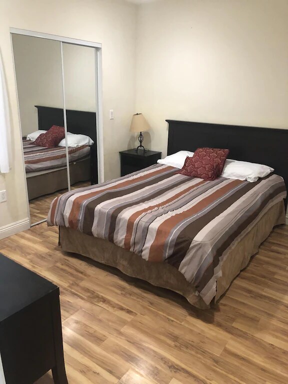 Building Photo - 245 W Elm Ave