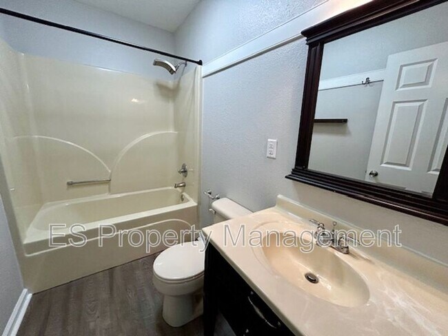 Building Photo - 1502 Lexington Ave