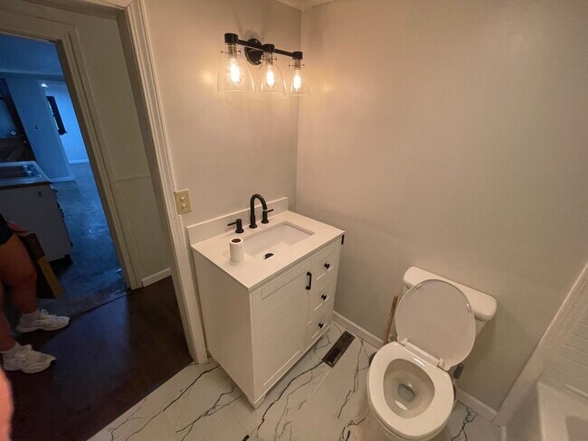 Building Photo - 47 Osborne Dr