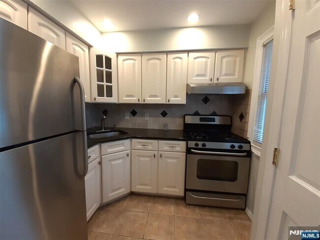 Building Photo - 116 71st St